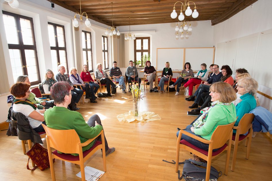 KursteilnehmerInnen des RPZ Heilsbronn im Stuhlkreis