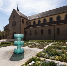 Münsterplatz mit Brunnen